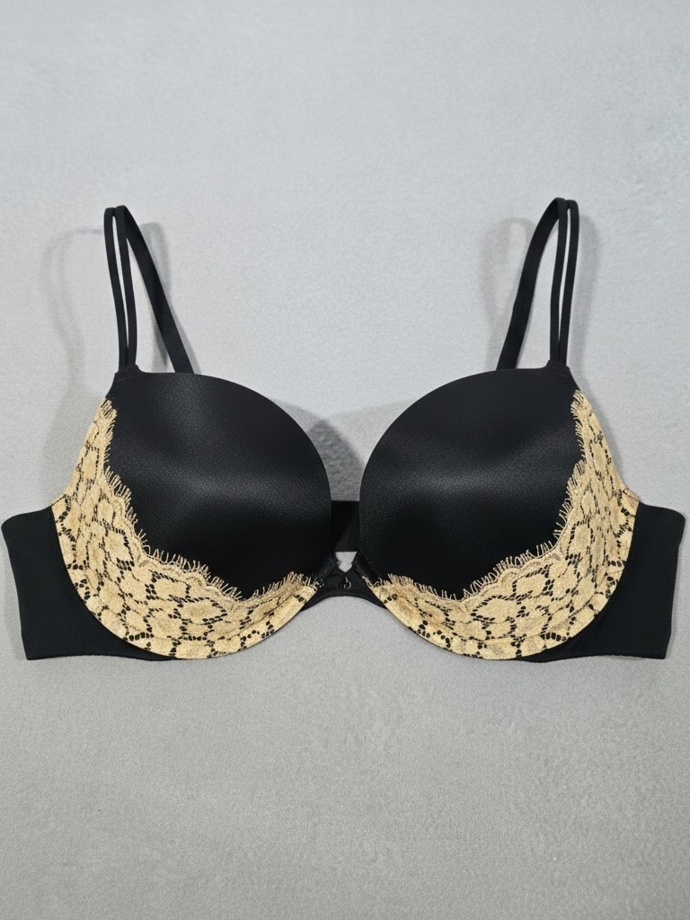 Victoria Secrets Lace Push-Up Bra - Women's Intimates 38C